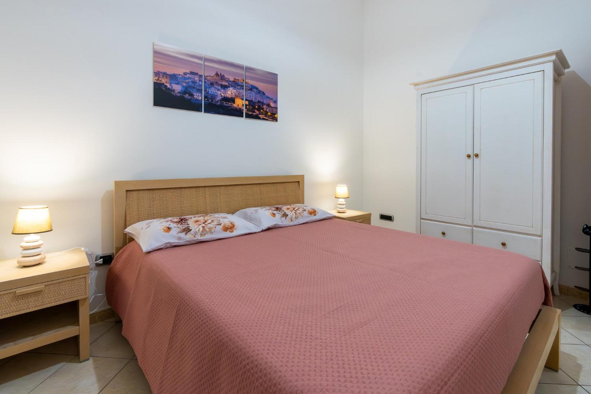 Casa Vacanze Ines Latiano ภายนอก รูปภาพ